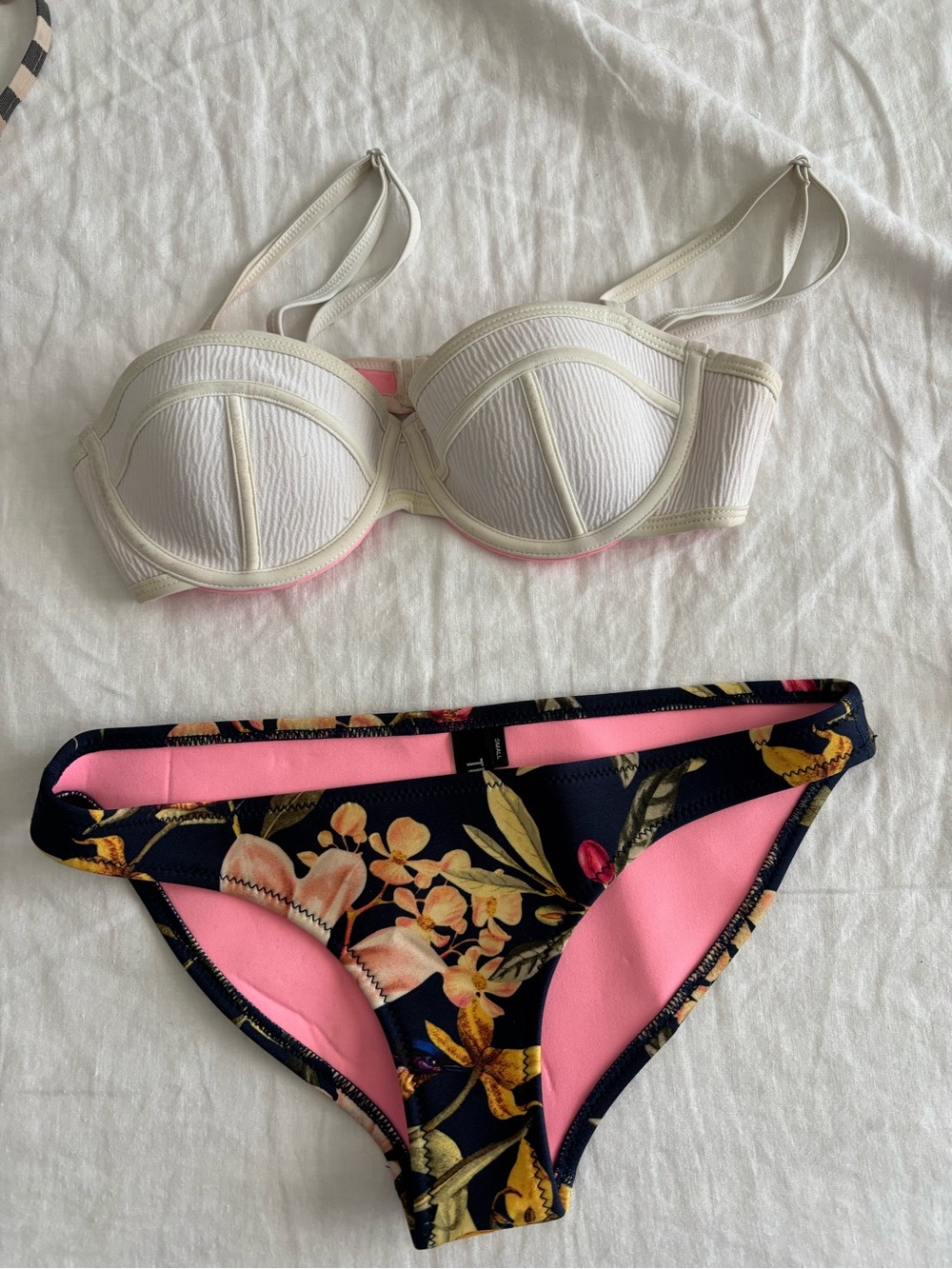 Triangl Bikini - Size S